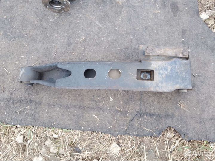 Балка переднего моста Nissan NP 300