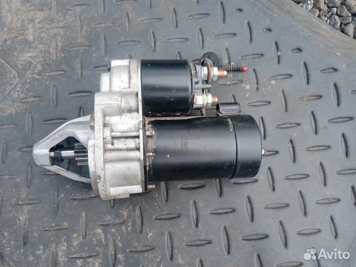 Стартер на Сан Енг Кайрон 08г