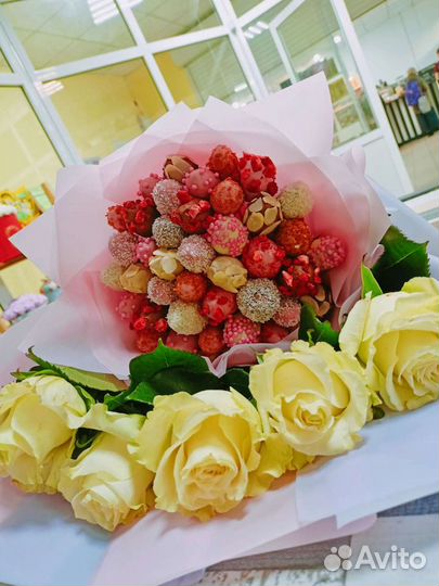 Клубничный букет