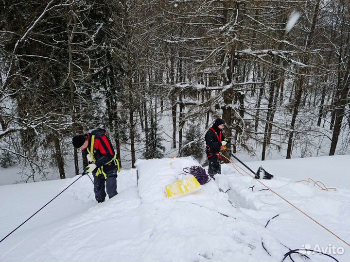 Чистка кровли от снега,наледи и сосулек от30руб/м2