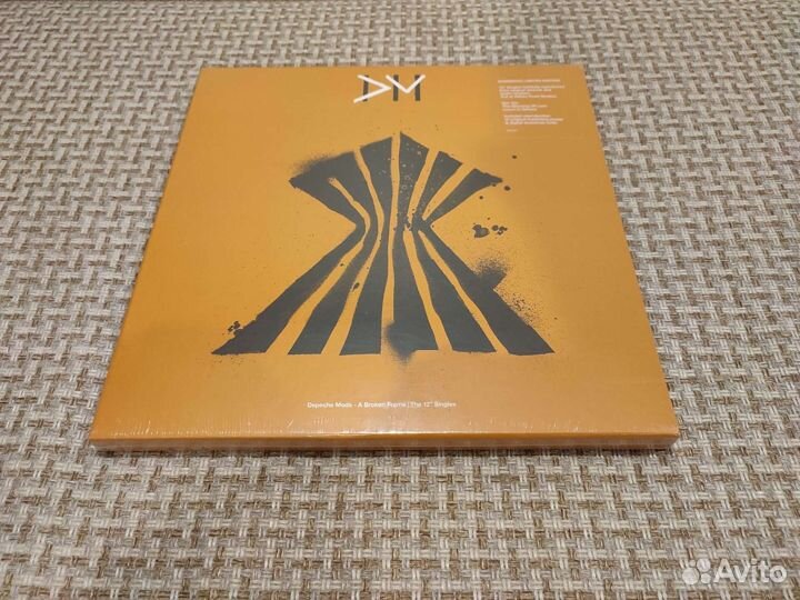 Depeche Mode 12‘ The Singles box