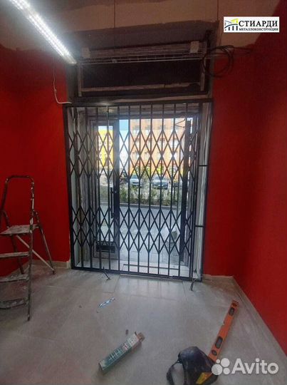 Решетка гармошка на двери