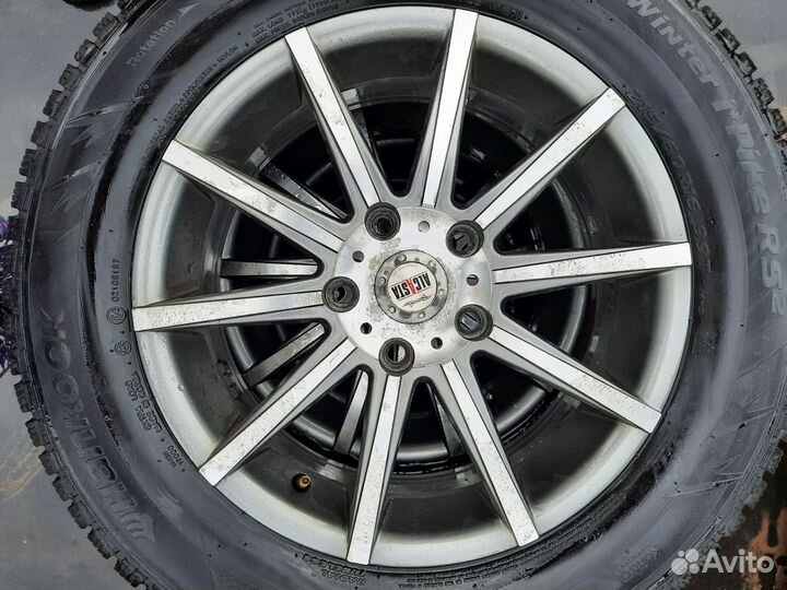 Hankook Winter I'Pike 215/60 R16 99