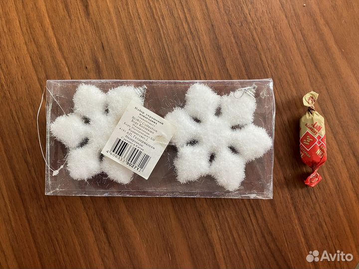 Елочные игрушки снежинки