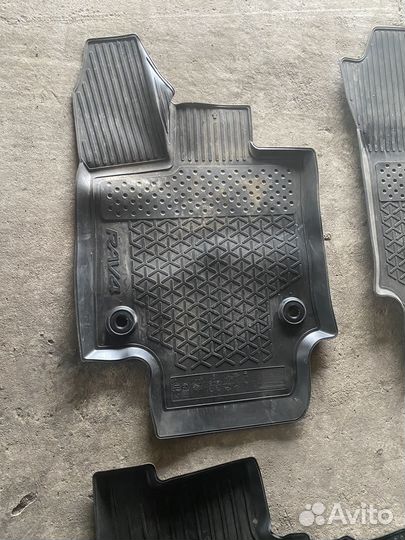 Коврики на toyota rav4