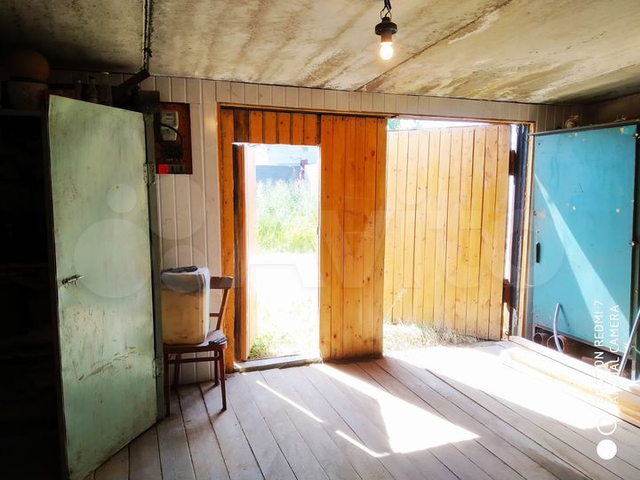 Гараж, > 30 м²