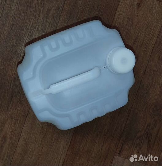 Канистра пластиковая