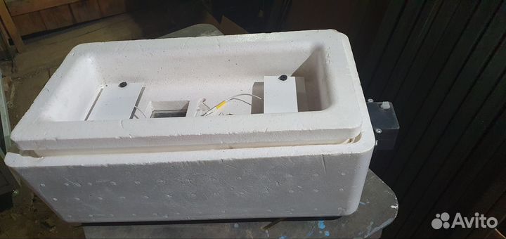 Инкубатор на 36 яиц