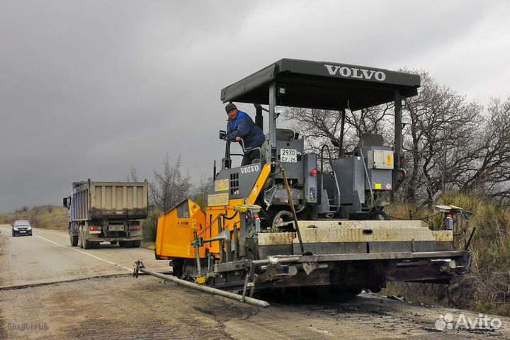 На разборке Вольво Volvo асфальтоукладчики