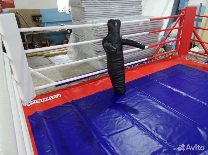 Ринг боксерский напольный с упорами, на раме SPL