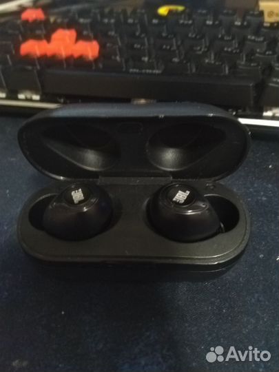 Беспроводные наушники JBL T100TWS