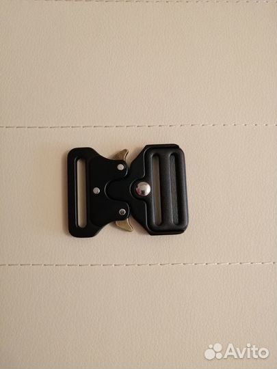 Металлическая пряжка