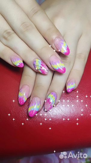 Мастер по маникюру и наращиванию ногтей