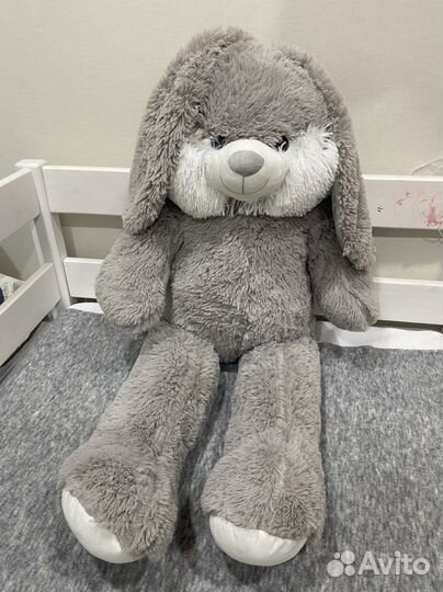 Плюшевый заяц большой