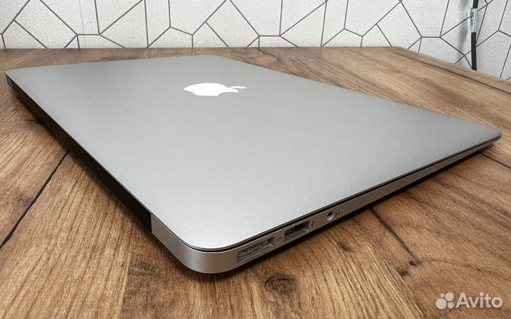 MacBook Air 13 2017 i5/ 8gb/ Идеальный