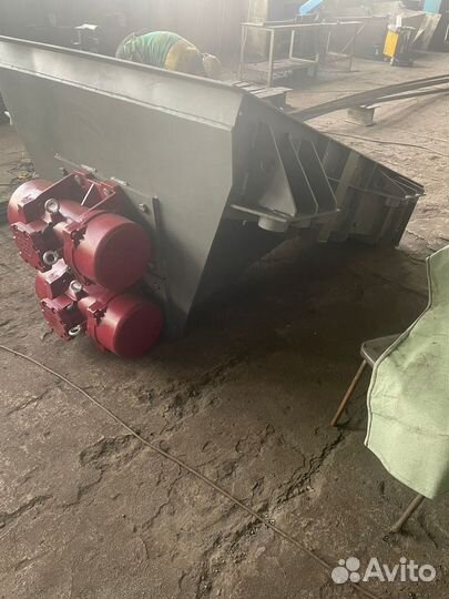 Питатель вибрационный лотковый