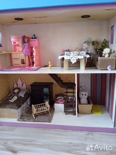 Кукольный домик с мебелью
