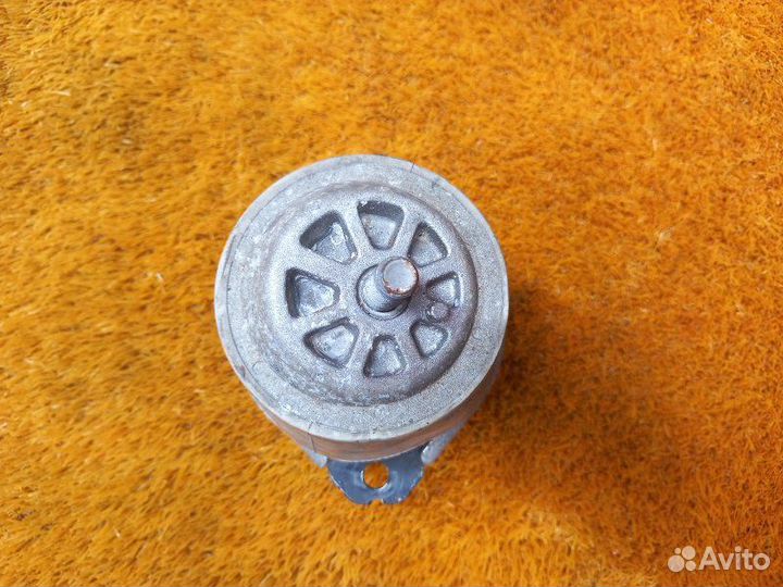 Подушка двигателя левая Volkswagen Touareg 7L AXQ