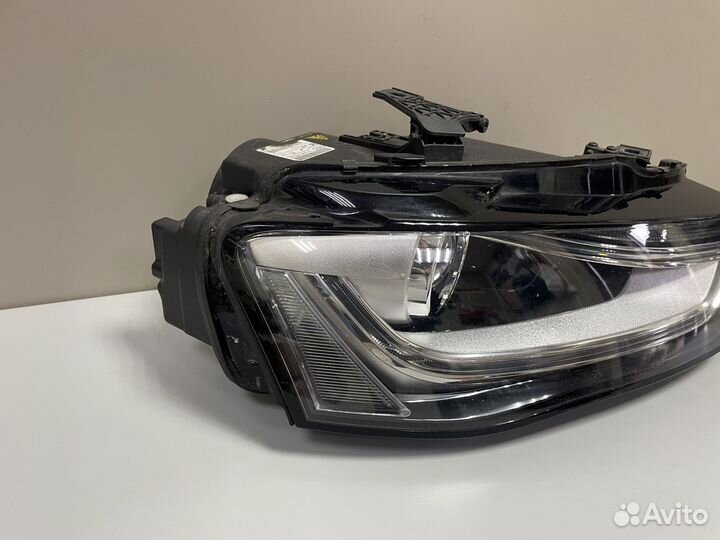 Фара правая Ауди А4 Б8 рестайлинг