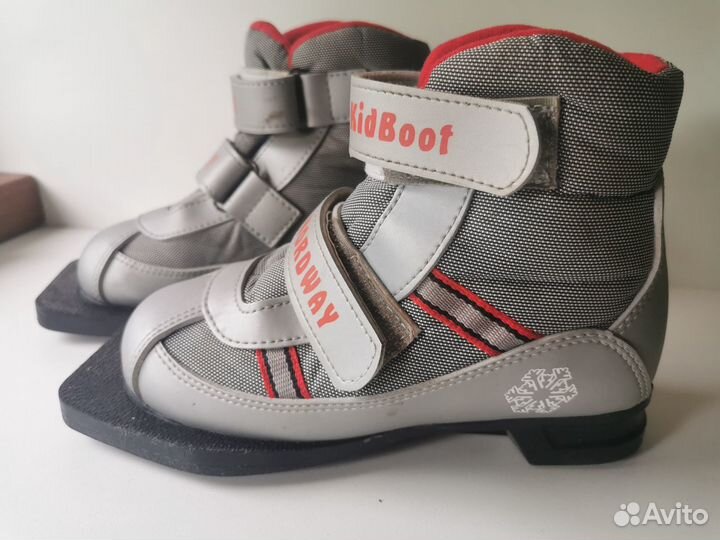 Ботинки б/у лыжные детские р. 30