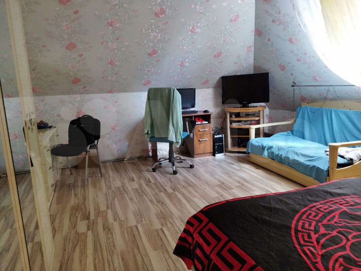 Дом 300 м² на участке 4 сот.