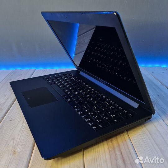 Ноутбук Asus F553M