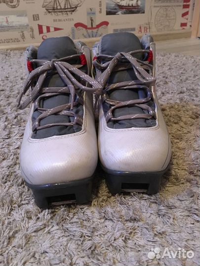 Лыжные ботинки