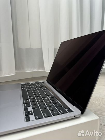 Apple Macbook Pro 13 2020 m1 8gb 512 gb 81 цикл