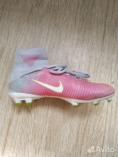Футбольные бутсы nike mercurial
