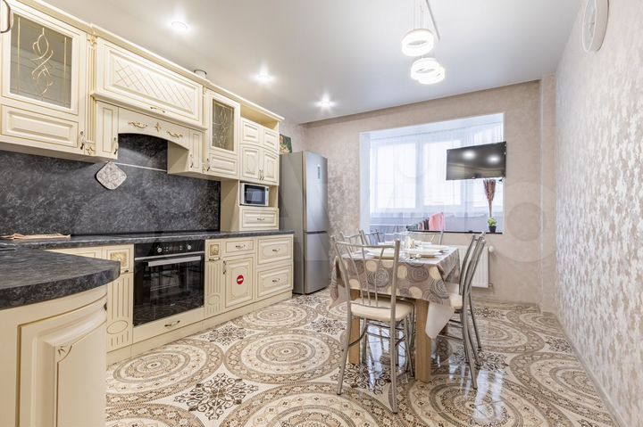 3-к. квартира, 85 м², 7/14 эт.