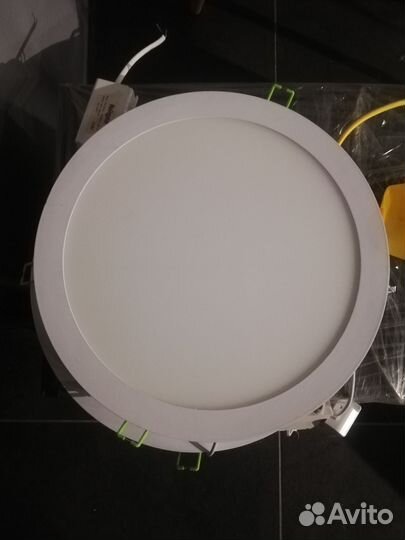 Светильник потолочный встраиваемый