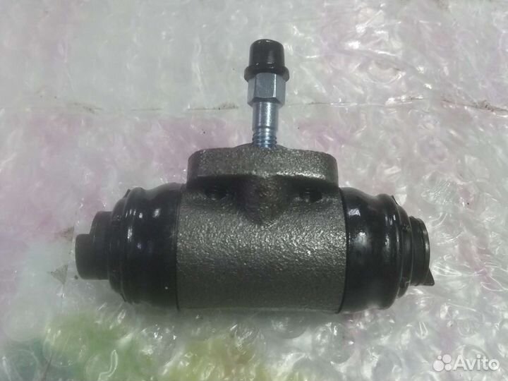 Задний тормозной цилиндр на Шкода Октавия Тур