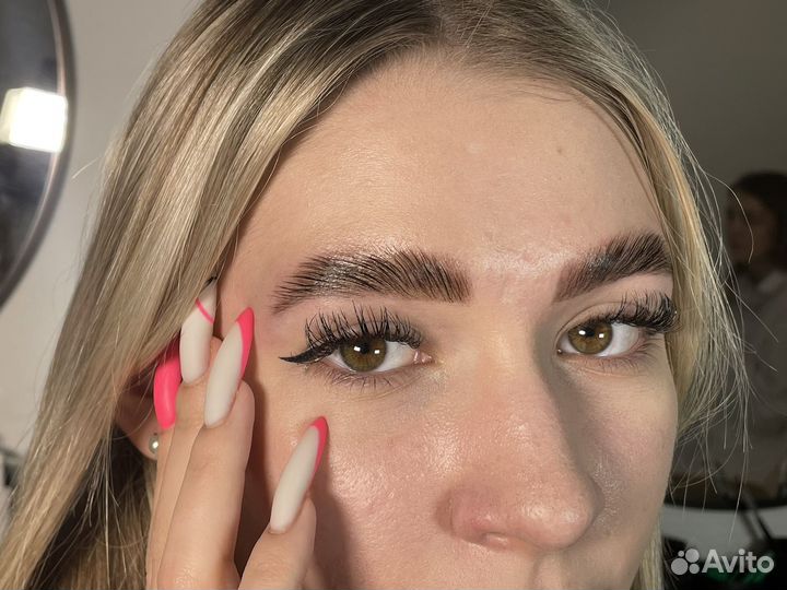 Мастер бровист