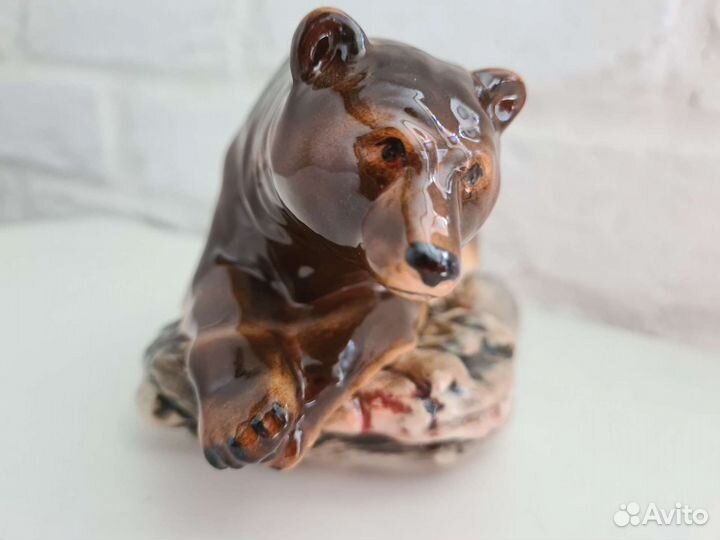 Фарфоровая коллекционная статуэтка 