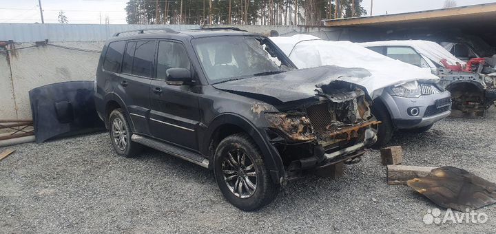 Кузов Паджеро 4 2014 год в разборе