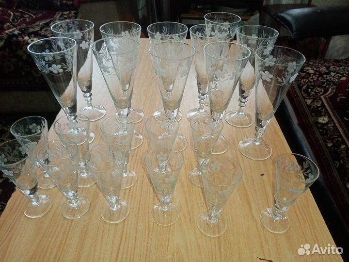 Фужеры и рюмки на ножке СССР и хрустальные вазы