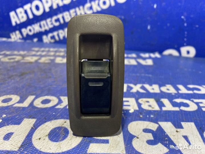 Кнопка стеклоподъемника Toyota Vista седан 1994