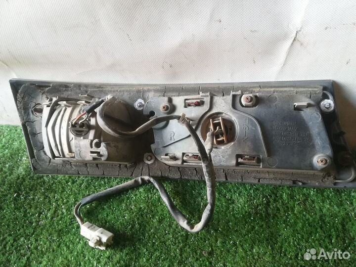 Вставка между стопов Тойота Гайя SXM15