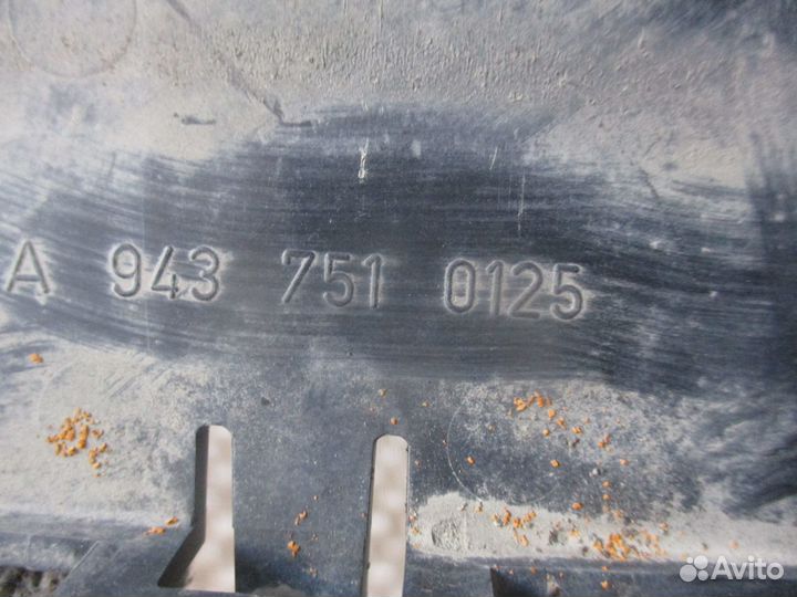 Накладка Mercedes-Benz A9437510125