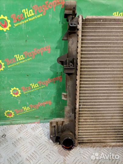 Радиатор охлаждения Opel Vectra C седан 2.2 2008