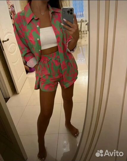 Новый женский яркий костюм с шортами,р.42-44