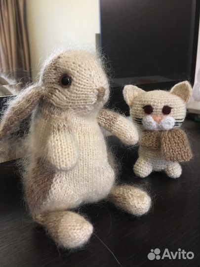 Вязаные игрушки зайка