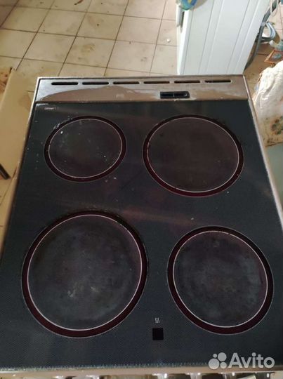 Электрическая плита 4 конфорки с духовкой