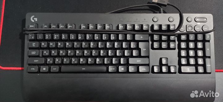 Logitech G213