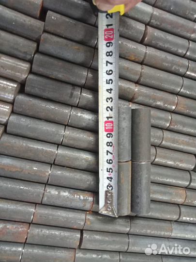 Продаю петли металлические приварные