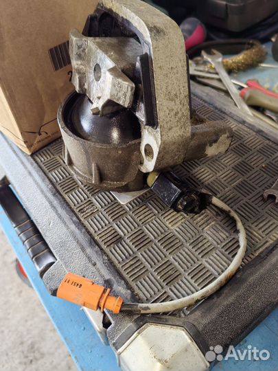 Подушка двигателя audi a6 c7 оригинал