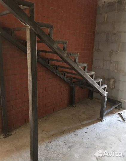Сварной Каркас Забежной Лестницы на Дачу