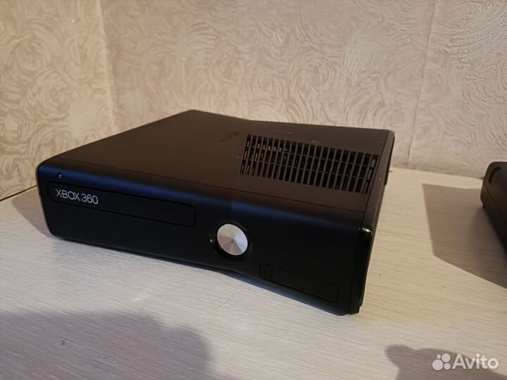 Xbox 360 Slim прошитый +50 игр