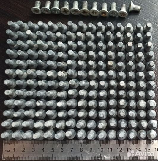 Детали шкафа уголки и болты