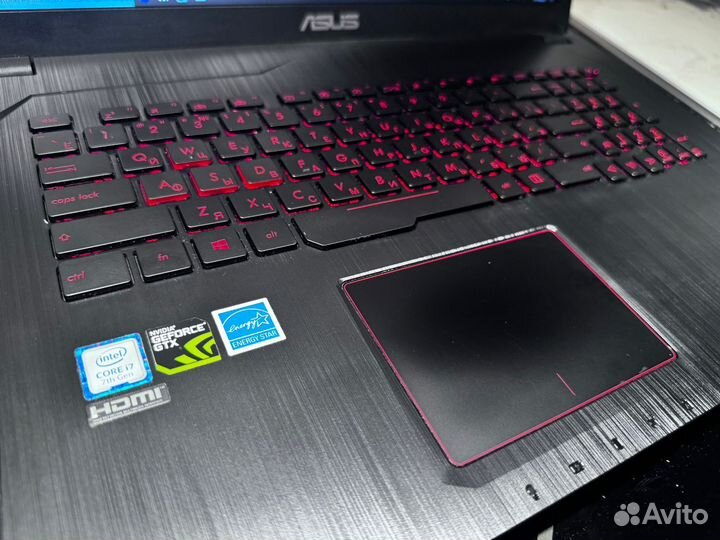 Asus 17.3 дюйма i7-7700HQ/GTX 1050/10 Gb/SSD+HDD